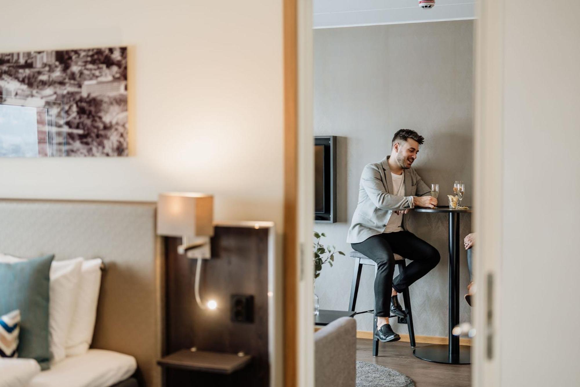 Bohusgarden Hotell & Konferens Uddevalla Exterior photo